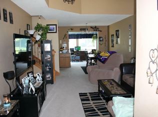 13427 Settlers Ridge Dr, Burnsville, MN 55337