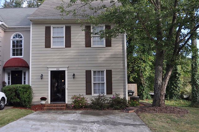 1st image of 580 Harcourt Pl SE