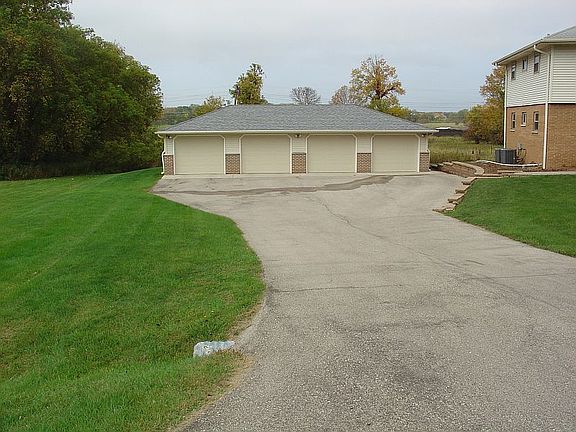 3rd image of 19460 N Hills Dr