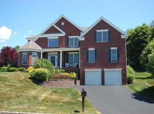 11 Susie Blvd #32, Poughkeepsie, NY 12603