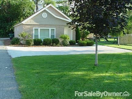 Front View : Landscaped Underground Sprinkler System