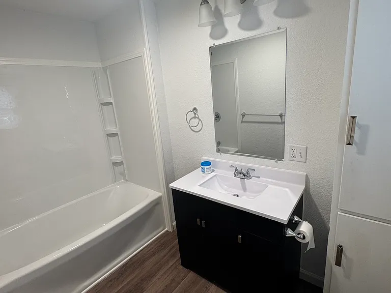 4237 Greenleaf Rd — Photo 3