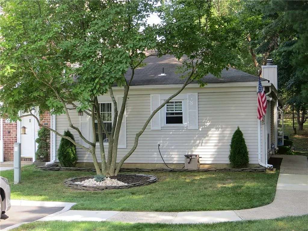 325 Knight Ct photo 1