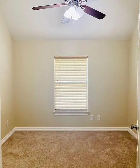 2811 Cresthollow Ln — Photo 15