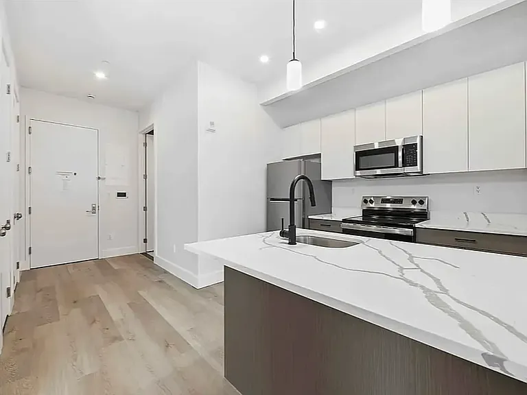 89-25 162nd St #505 — Photo 7