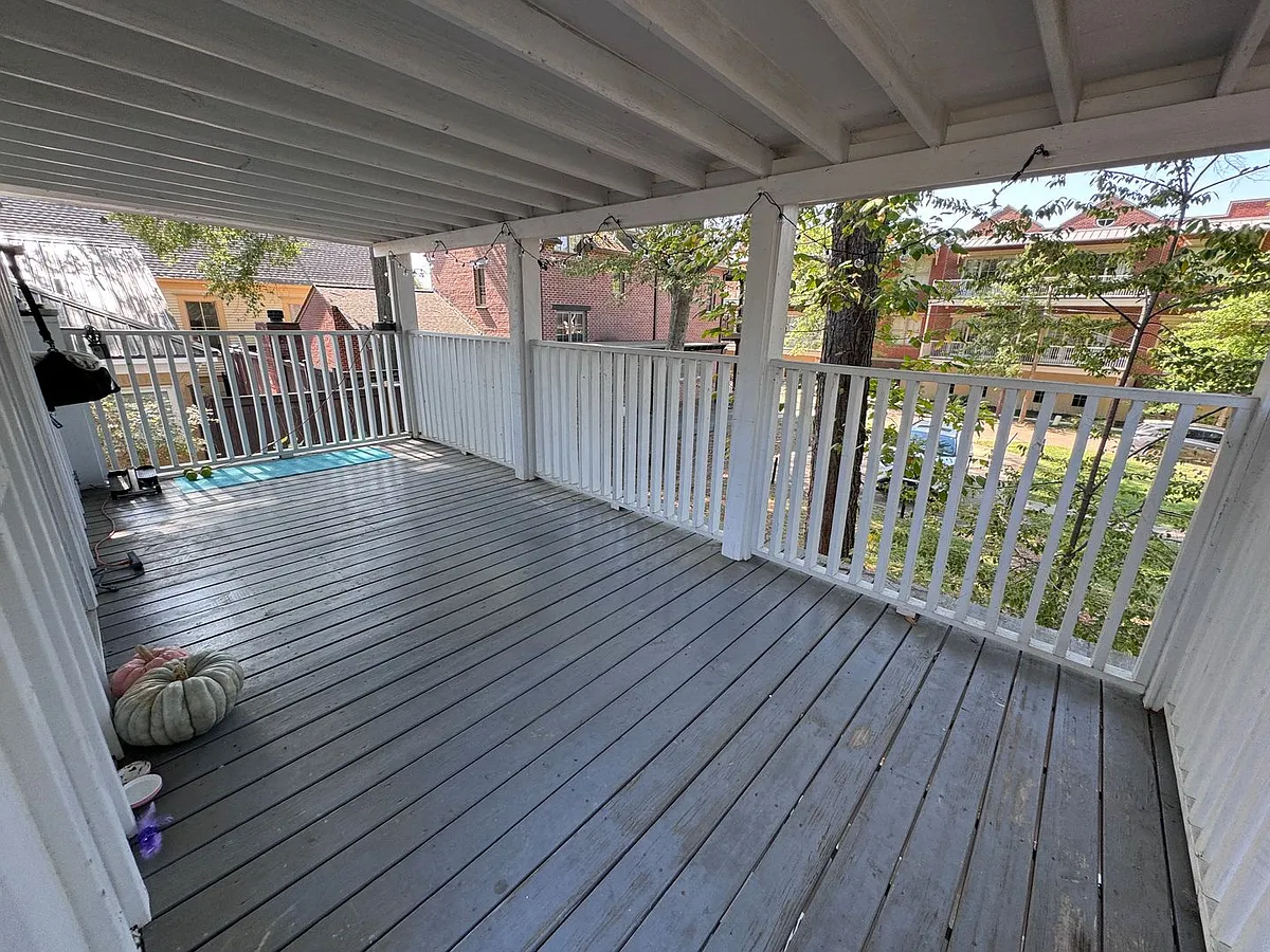 Building Photo - 1310 Jefferson Ave #B