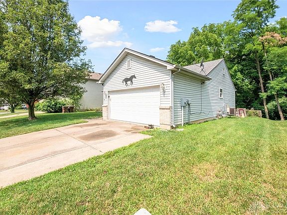 2nd image of 21 Clearbrook Dr