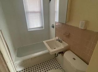 27 Franklin St #4R, Holyoke, MA 01040