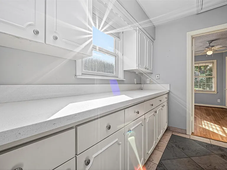 3731 Drake St — Photo 17