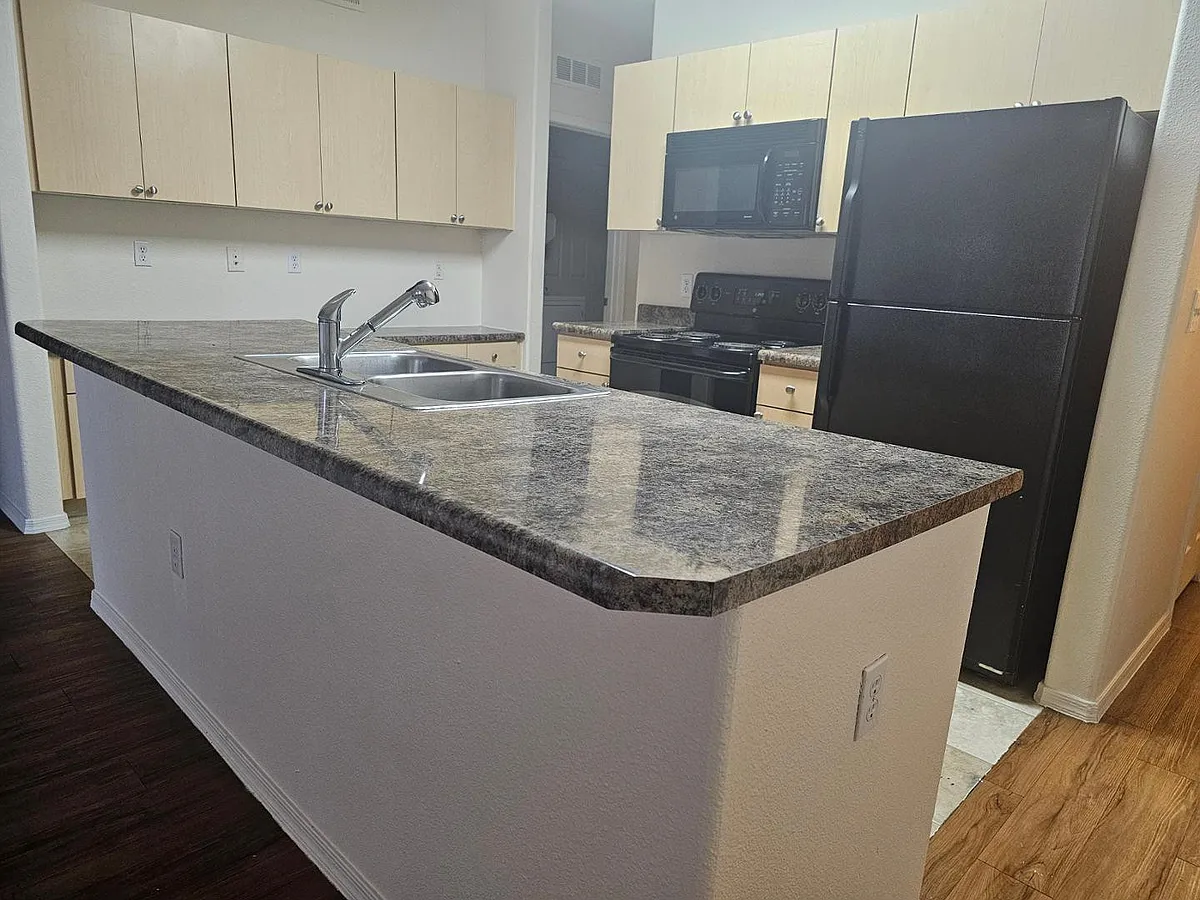 Building Photo - 18416 N Cave Creek Rd #1041