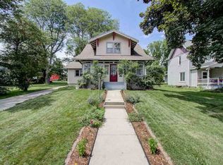 165 N Lewis St, Columbus, WI 53925