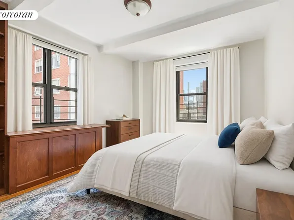 245 East 72nd Street image 3 of 6