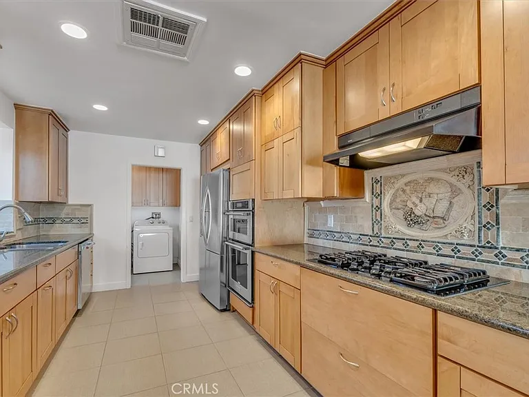 11528 Balboa Blvd — Photo 23