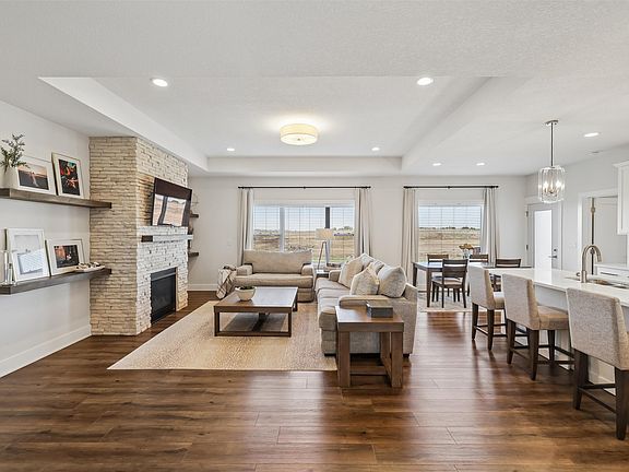3rd image of 706 NE 57th St