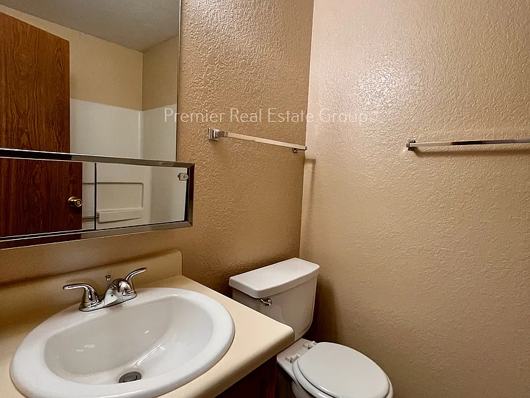 2126 Boston Ter — Photo 11
