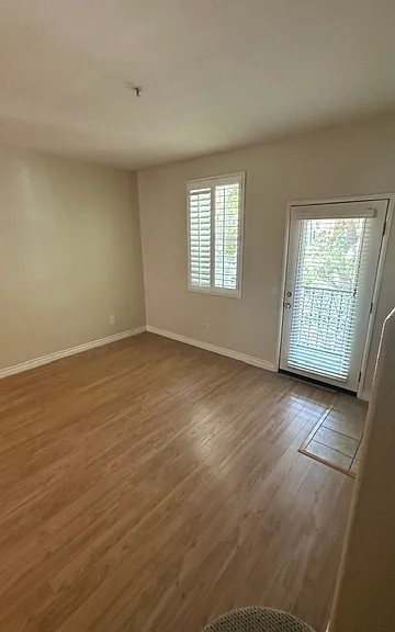130 Beach Side Ct — Photo 12