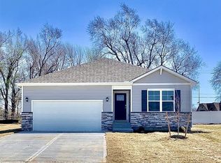 21720 S Madison St, Spring Hill, KS 66083