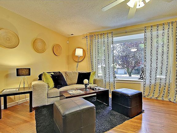 3rd image of 16261 6th Ave NE