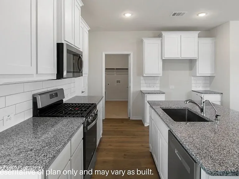Willowmore Dr — Photo 2
