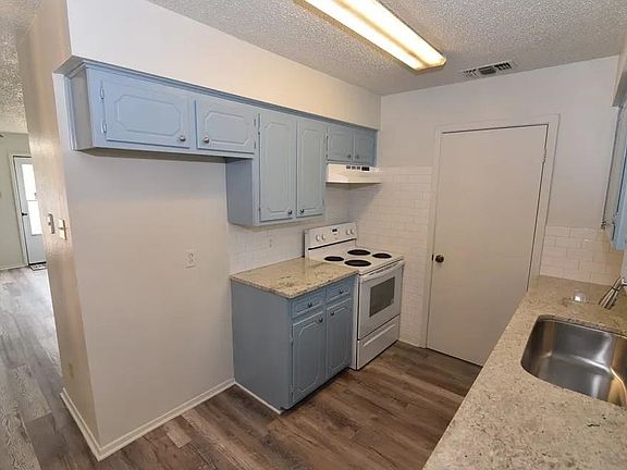5th image of 4113 Thomas St