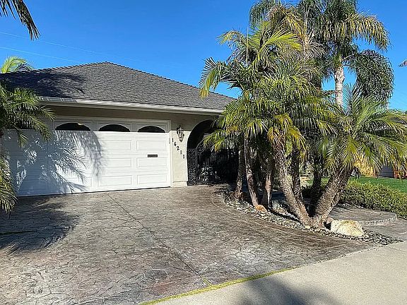 driveway, garage and entry