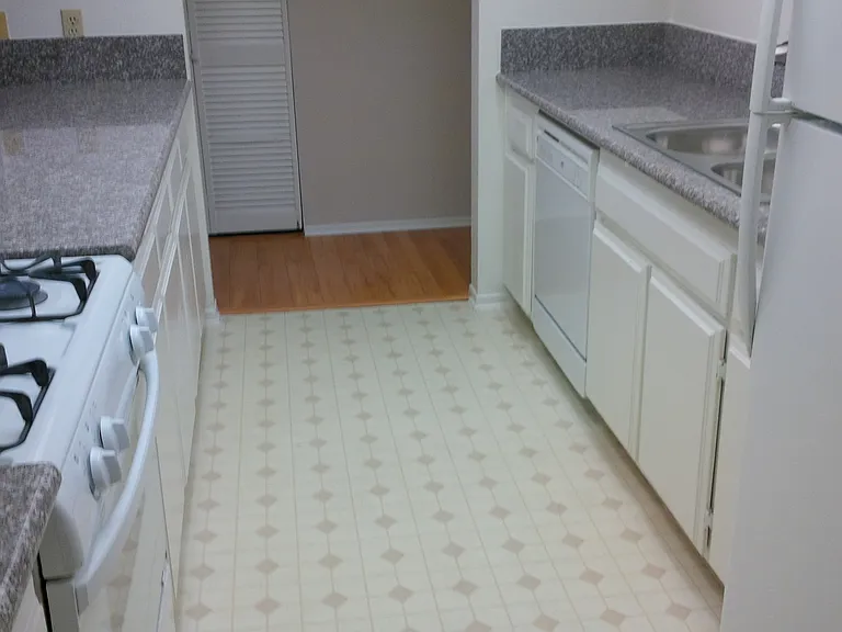 731 S Detroit St #304 — Photo 4