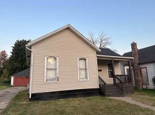 425 N Apple Ave, Freeport, IL 61032