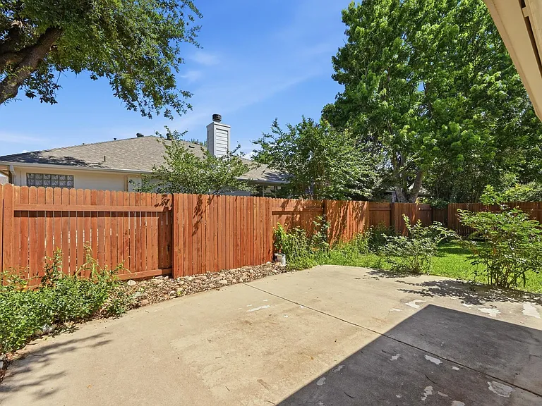 905 Hunters Creek Dr — Photo 30