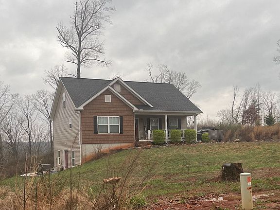 3rd image of 132 Camp Dr