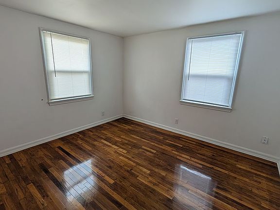 5th image of 3614-3628 Summers Ln #3626