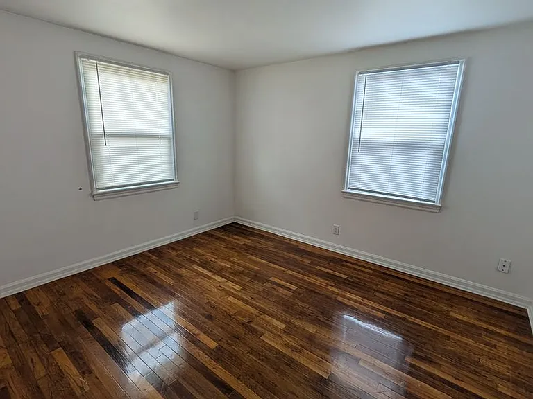 3614-3628 Summers Ln — Photo 5