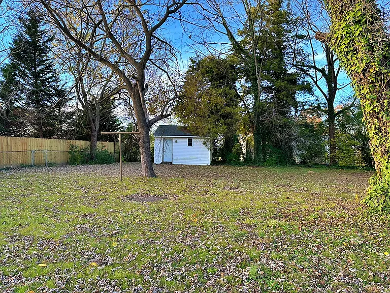 4838 Stanley Dr — Photo 5