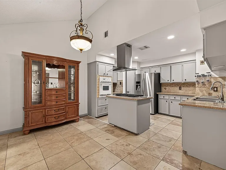 11331 Oakcenter Dr — Photo 4