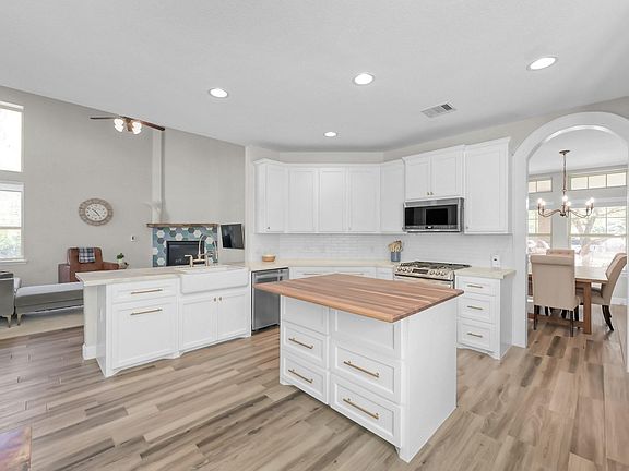 3rd image of 126 Wood Drake Pl