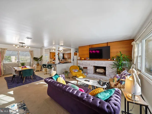 595 Charles Dr, King Of Prussia, PA 19406
