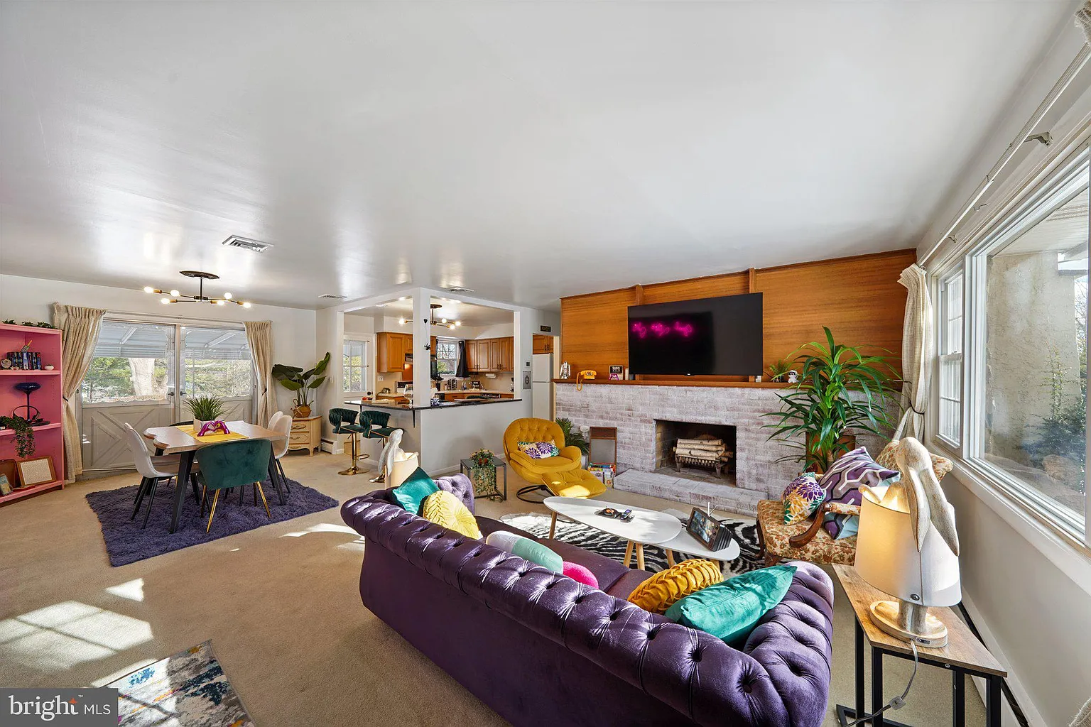 595 Charles Dr photo 1