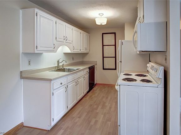 2nd image of 9830 Sunrise Blvd #523