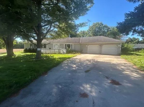 393 9th St, Mazon, IL 60444