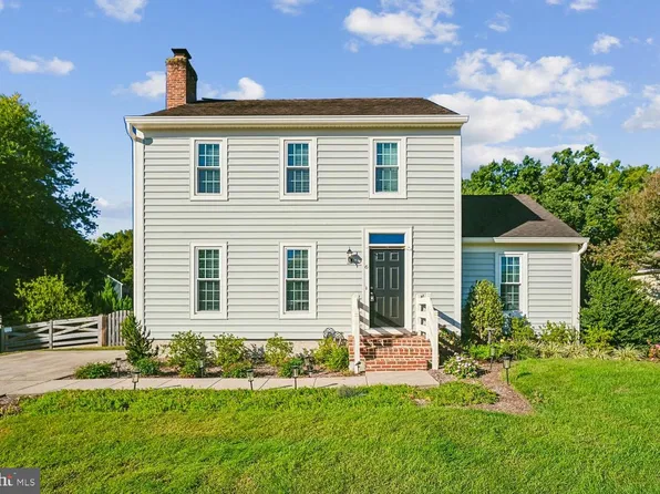 6 Bentley Dr, Sterling, VA 20165