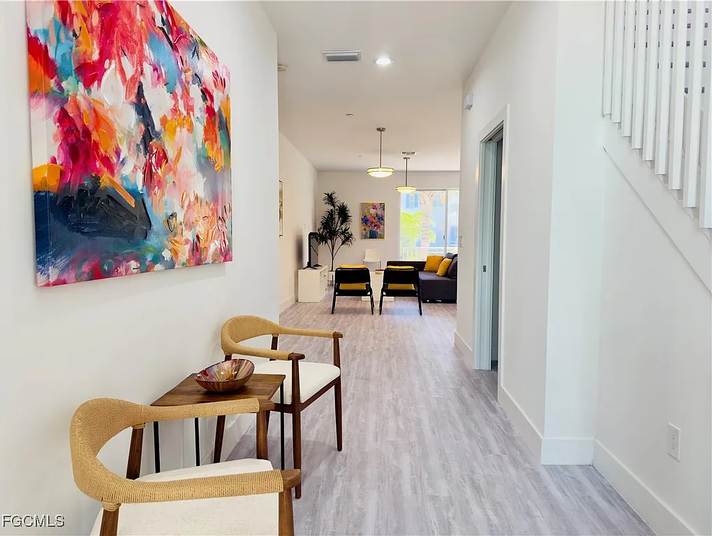 3 bed, 2.5 bath, 1590 sqft, $5,000 — Photo 2