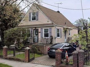 15140 17th Rd, Whitestone, NY 11357