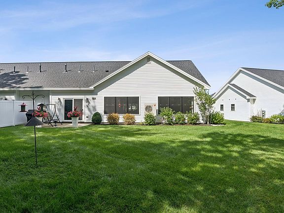 4th image of 13 Mill Commons Drive #13
