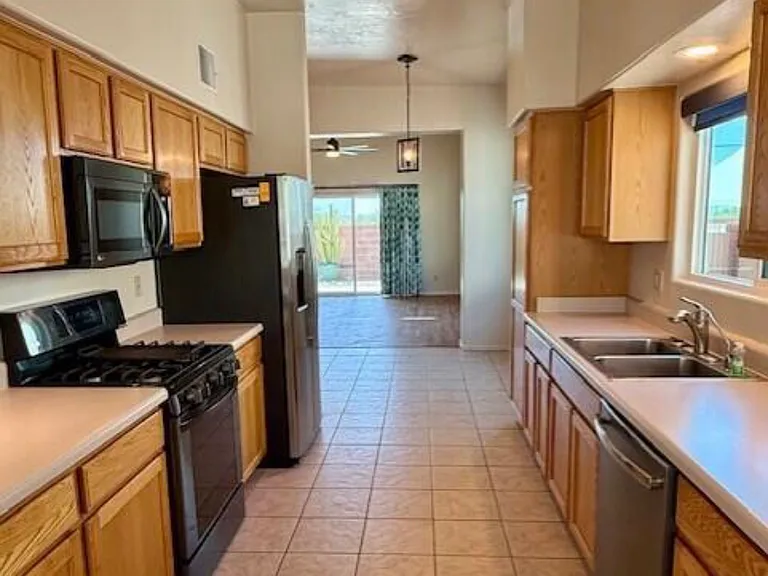 8119 N Peppersauce Dr — Photo 10