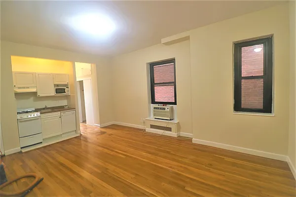 Rented by LEE & ASSOCIATES NYC RESIDENTIAL LLC | media 7