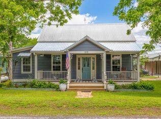 210 N Church St, Fayetteville, TX 78940