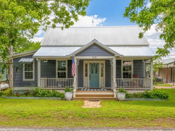 210 N Church St, Fayetteville, TX 78940