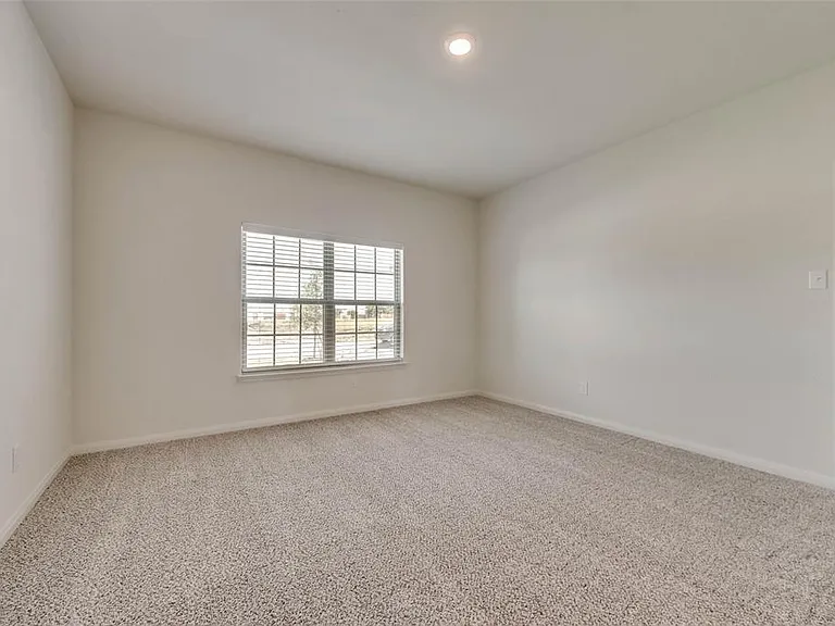 3080 Chillingham Dr — Photo 6