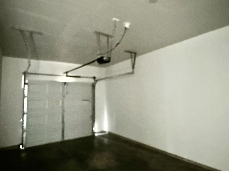 400 Lowes Blvd #B — Photo 19