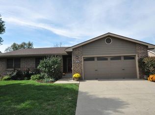 1567 SW Cheyenne Hills Rd, Topeka, KS 66604