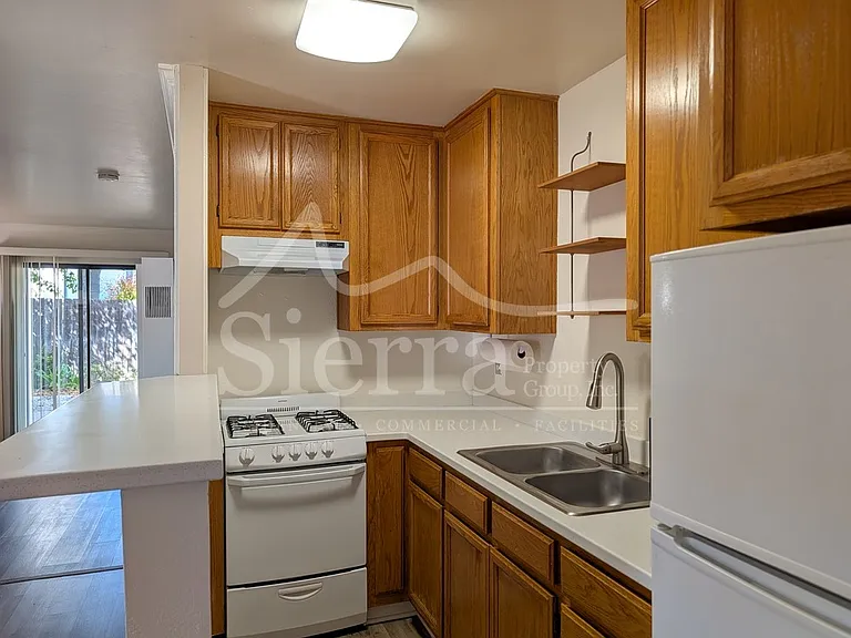 1426 Euclid Ave #A — Photo 2